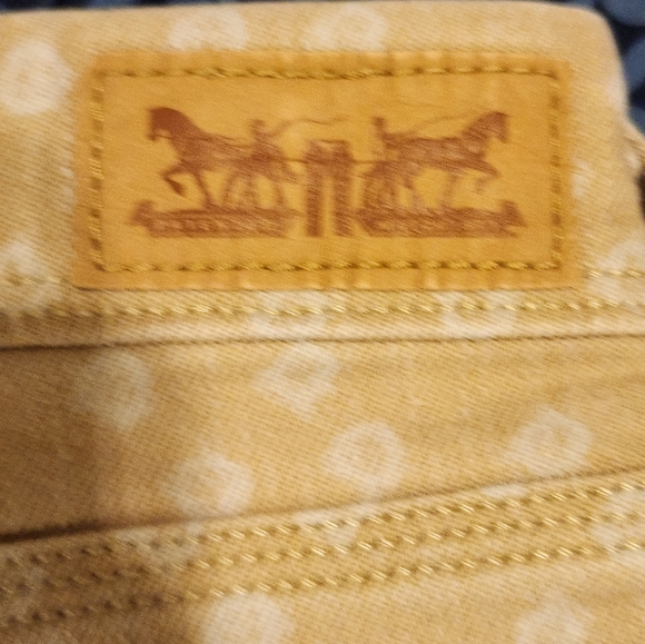 Levis women size 12 short shorts - Picture 5 of 7